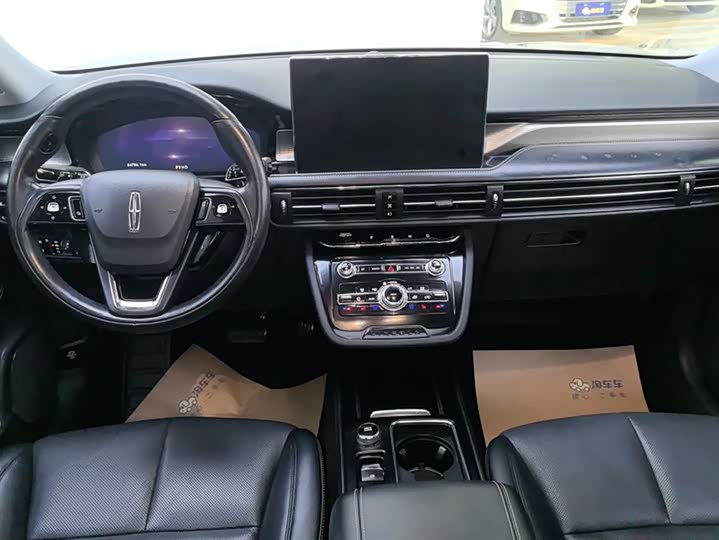 Фото 12 - Lincoln Corsair