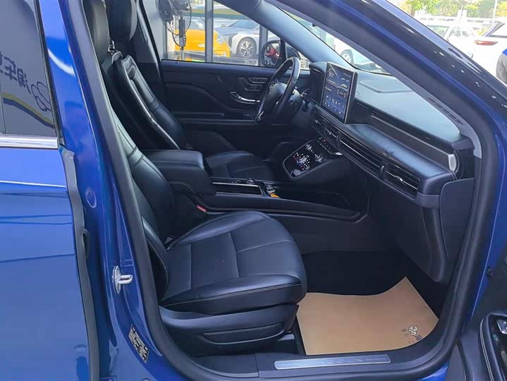 Фото 8 - Lincoln Corsair