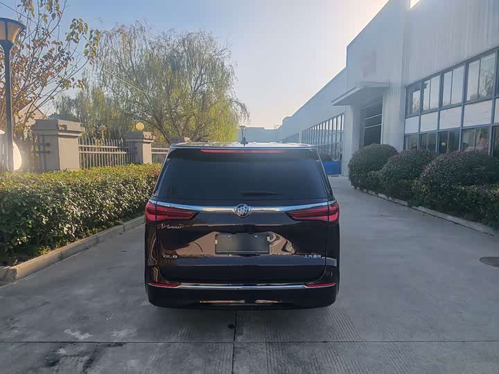 Фото 15 - Buick GL8 ES