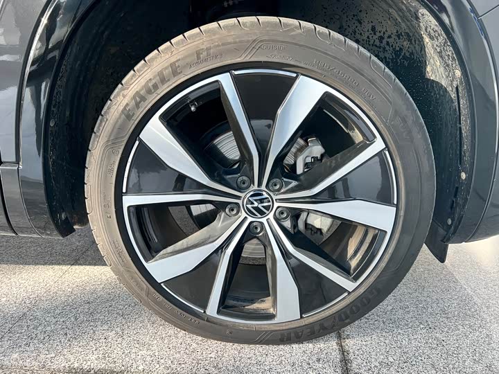 Фото 14 - Volkswagen Tayron