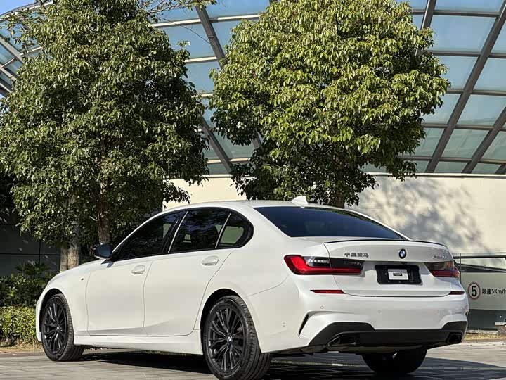 Фото 9 - BMW 3 Series