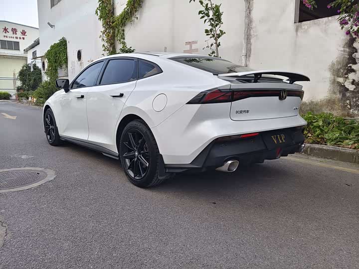 Фото 17 - Changan UNI-V