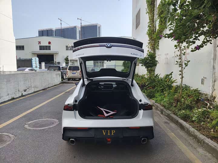 Фото 18 - Changan UNI-V