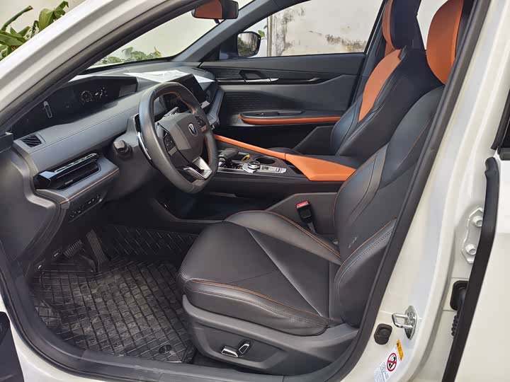 Фото 5 - Changan UNI-V