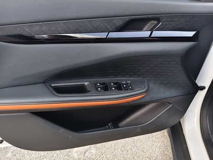 Фото 6 - Changan UNI-V