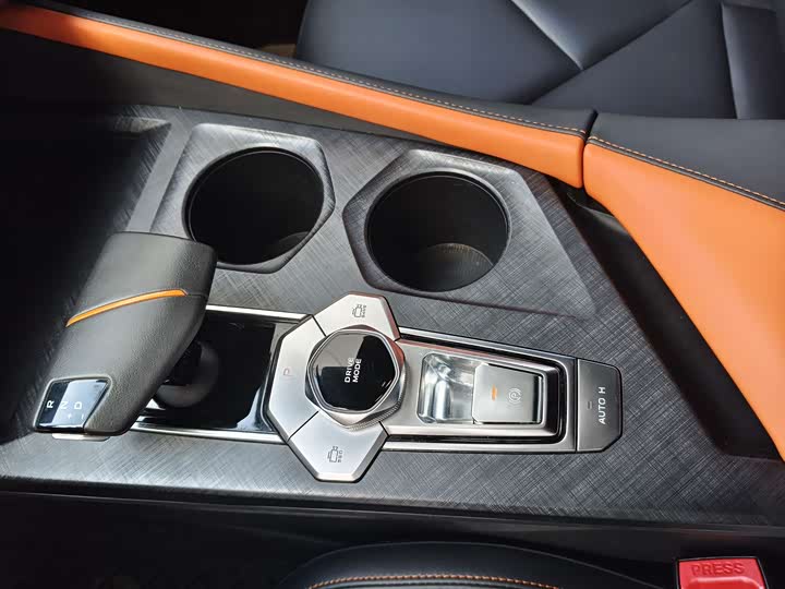 Фото 7 - Changan UNI-V