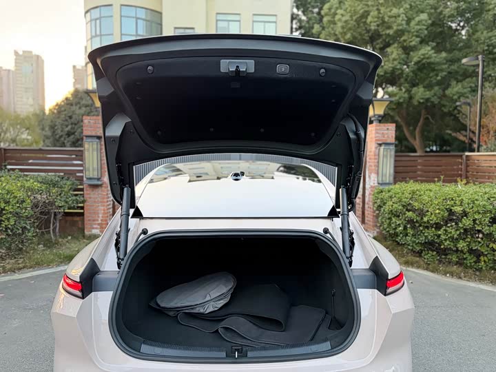 Фото 12 - Nio ET5