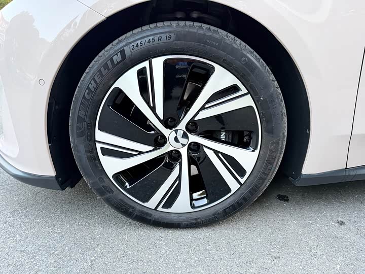 Фото 16 - Nio ET5