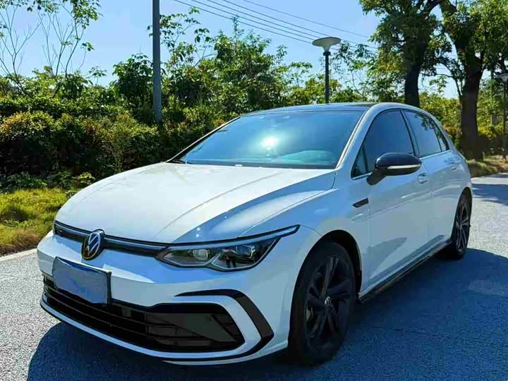 Фото 1 - Volkswagen Golf