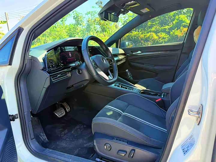 Фото 4 - Volkswagen Golf