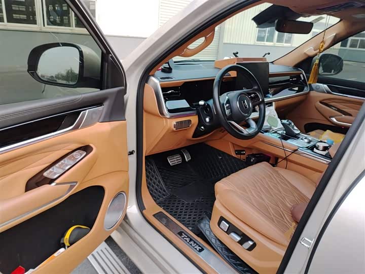 Фото 14 - Tank 500 Hybrid