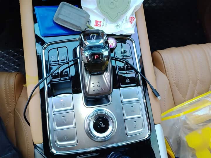 Фото 7 - Tank 500 Hybrid