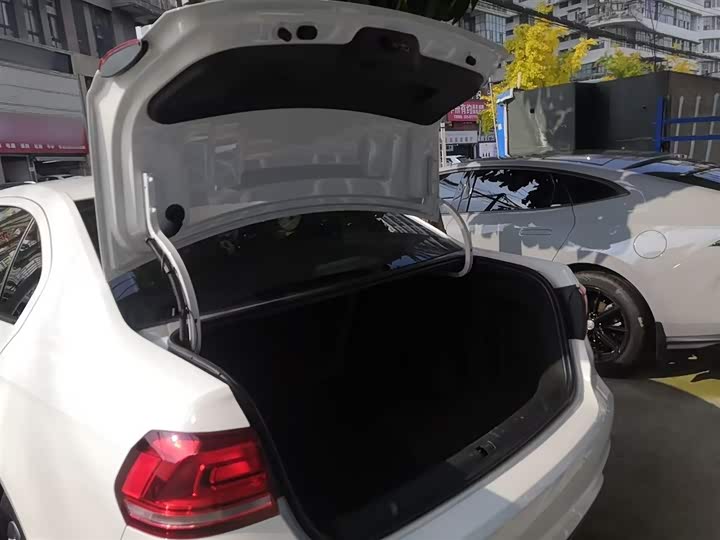 Фото 19 - Volkswagen Lavida