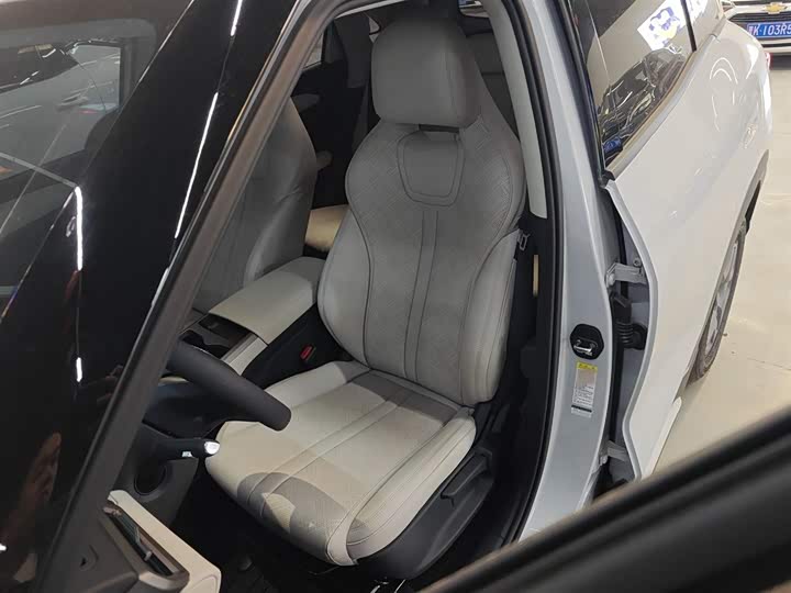 Фото 15 - BYD Yuan Up