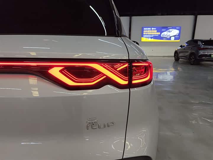 Фото 8 - BYD Yuan Up