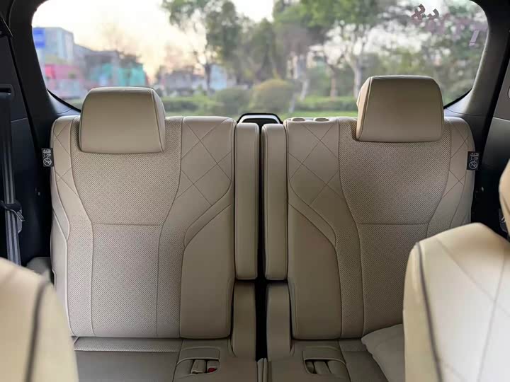 Фото 13 - Toyota Vellfire