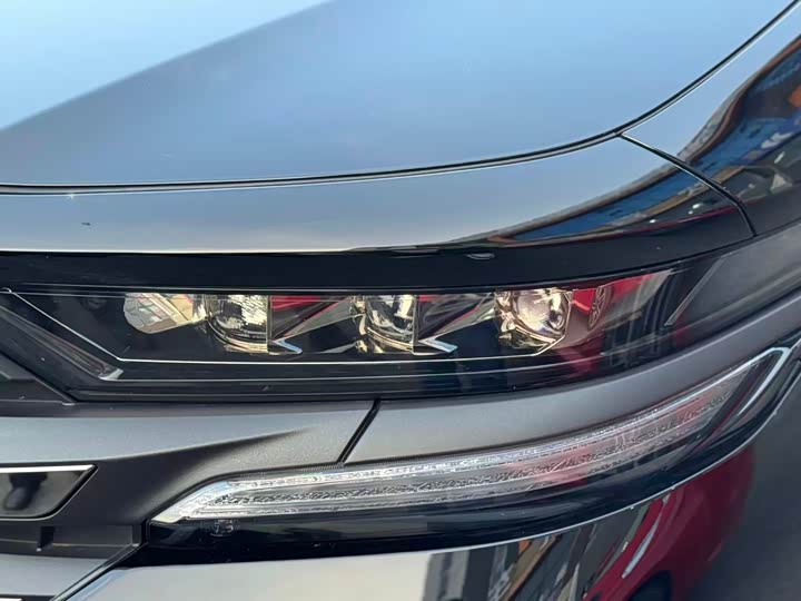 Фото 22 - Toyota Vellfire