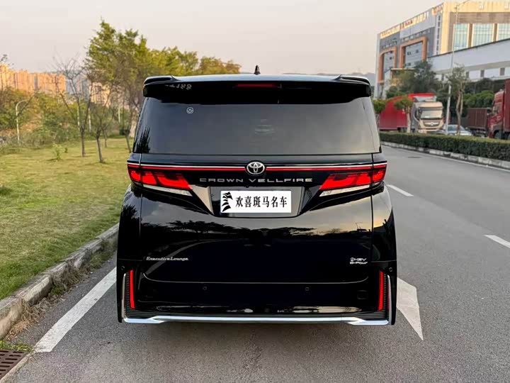 Фото 5 - Toyota Vellfire