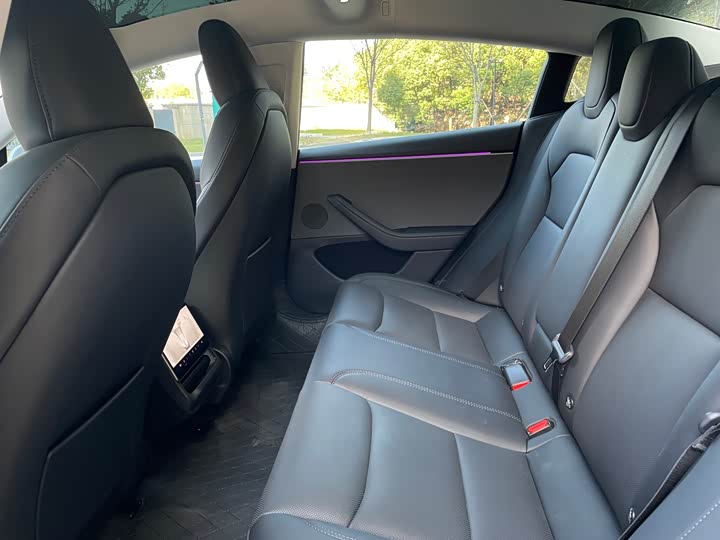 Фото 15 - Tesla Model 3