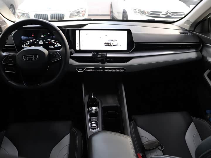 Фото 5 - Geely Binrui