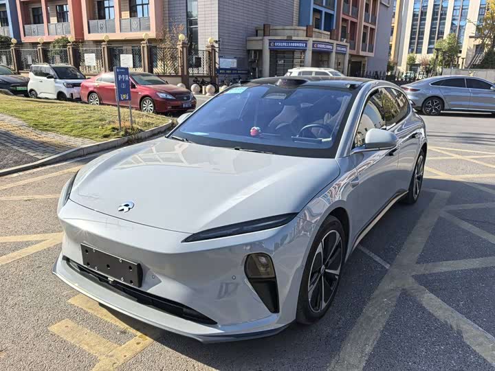 Фото 1 - Nio ET5T