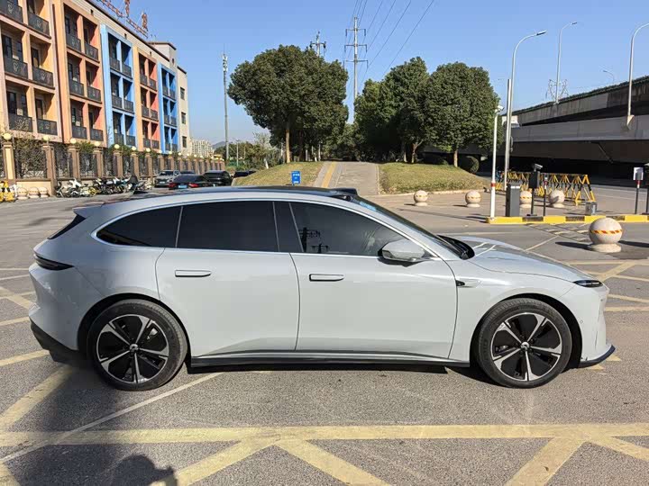 Фото 12 - Nio ET5T