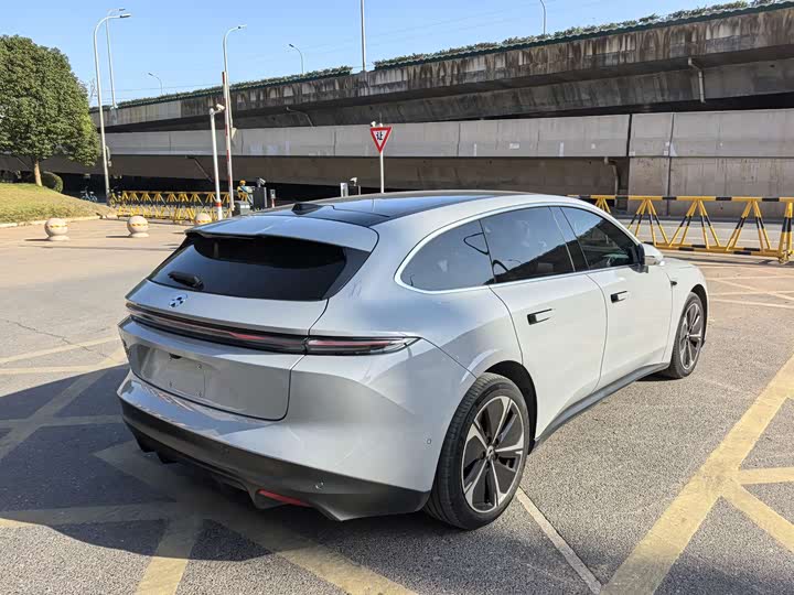 Фото 15 - Nio ET5T