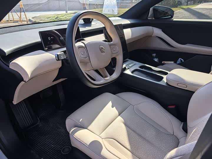 Фото 3 - Nio ET5T