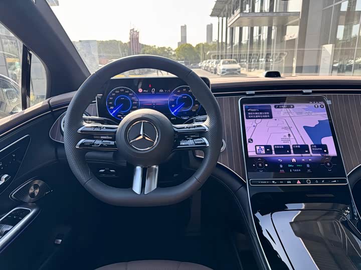 Фото 12 - Mercedes-Benz EQE