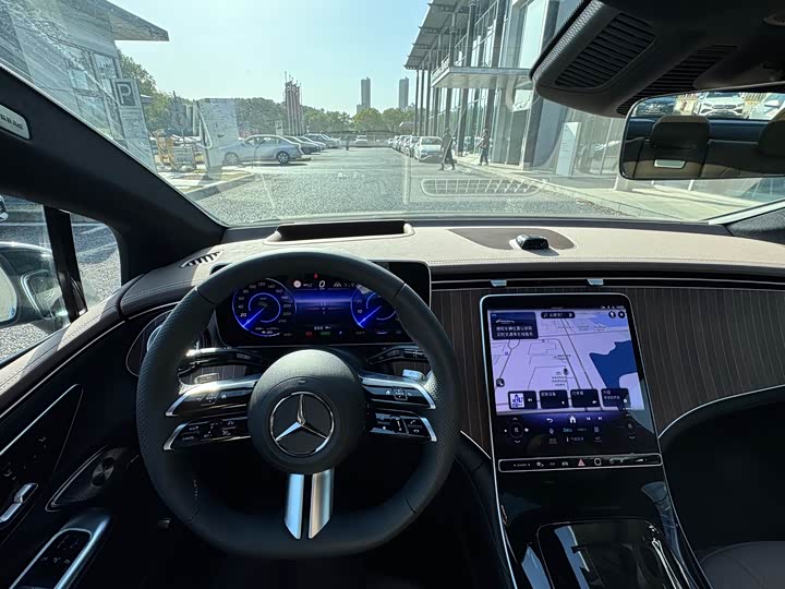 Фото 13 - Mercedes-Benz EQE