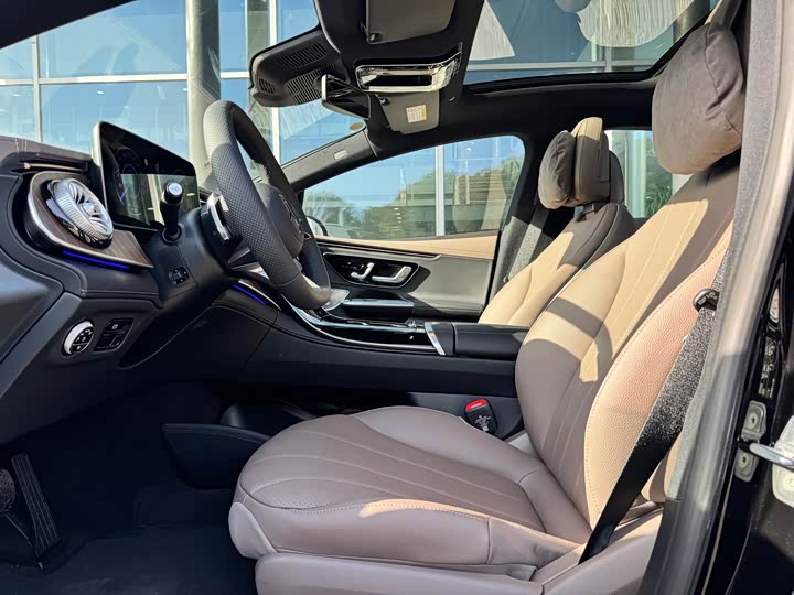 Фото 14 - Mercedes-Benz EQE