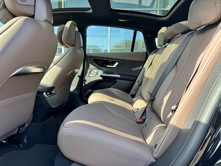 Фото 15 - Mercedes-Benz EQE