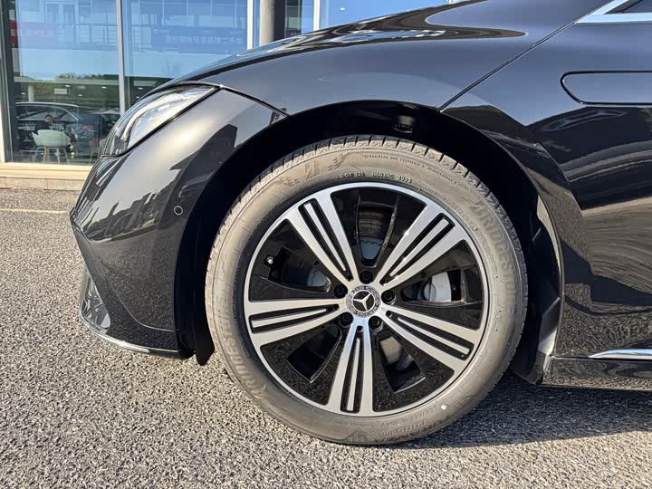 Фото 8 - Mercedes-Benz EQE