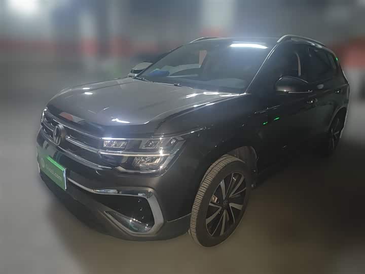 Фото 1 - Volkswagen Tharu