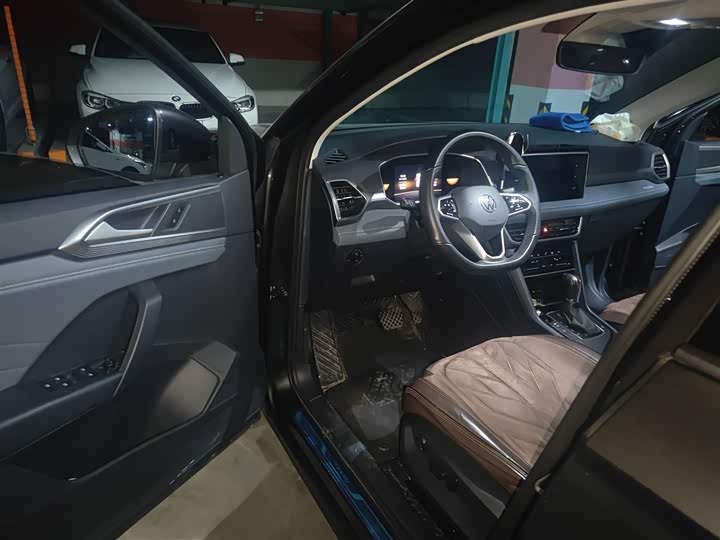 Фото 14 - Volkswagen Tharu