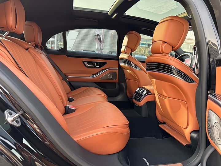 Фото 22 - Mercedes-Benz S-Class