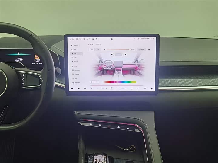 Фото 12 - Zeekr 001