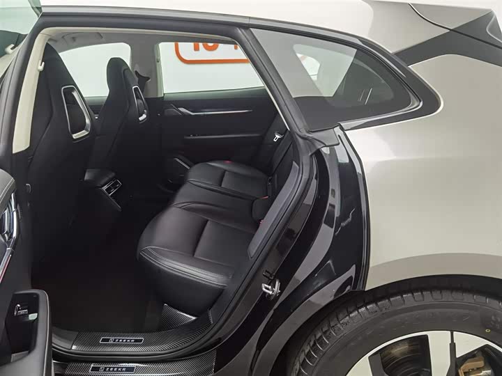 Фото 15 - Zeekr 001