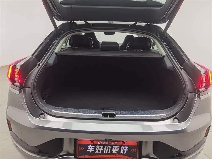 Фото 16 - Zeekr 001