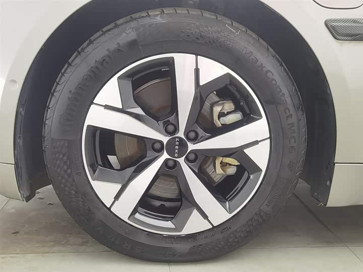 Фото 17 - Zeekr 001