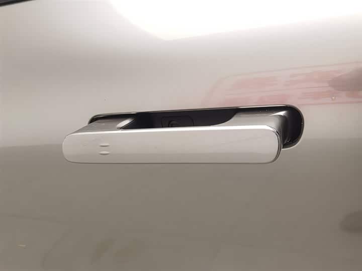 Фото 18 - Zeekr 001