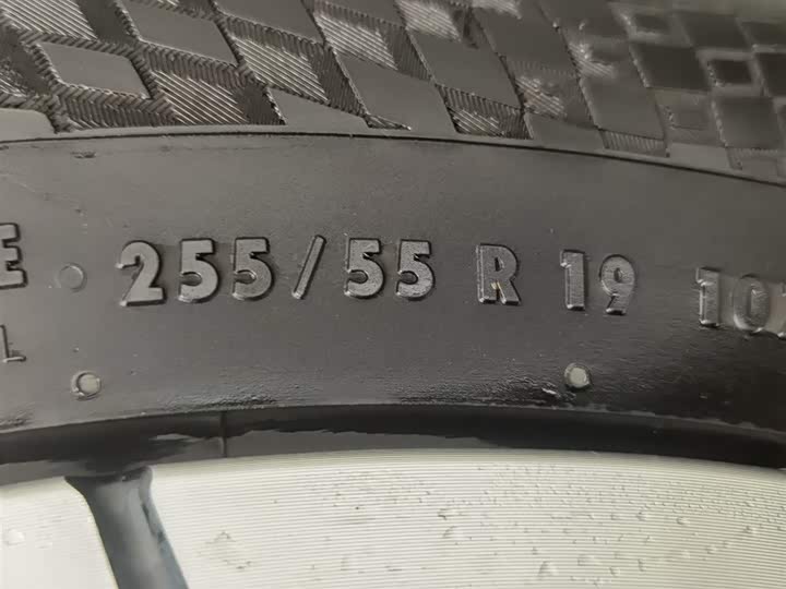 Фото 24 - Zeekr 001