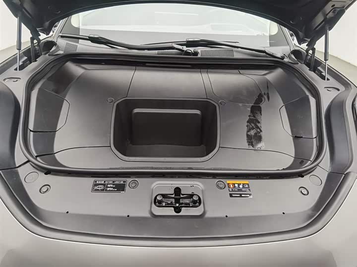 Фото 6 - Zeekr 001