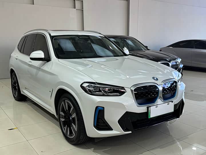 Фото 3 - BMW iX3