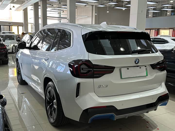 Фото 6 - BMW iX3
