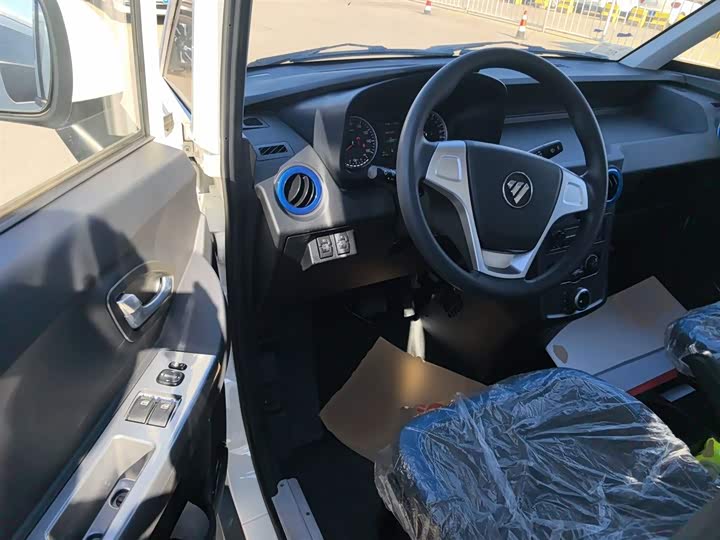 Фото 16 - Foton Smart Smurf E7