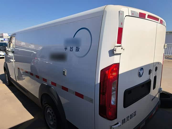 Фото 5 - Foton Smart Smurf E7