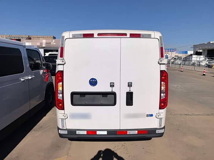 Фото 6 - Foton Smart Smurf E7