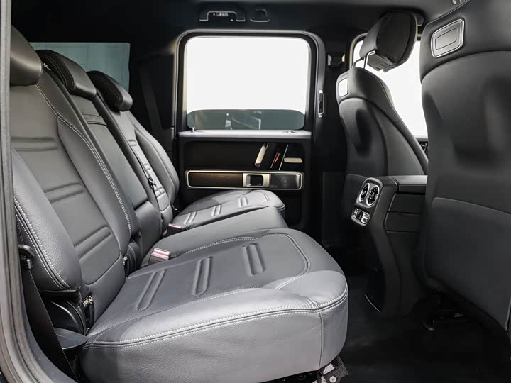 Фото 11 - Mercedes-Benz G-Class