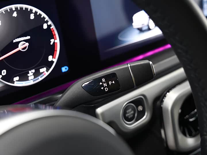 Фото 19 - Mercedes-Benz G-Class